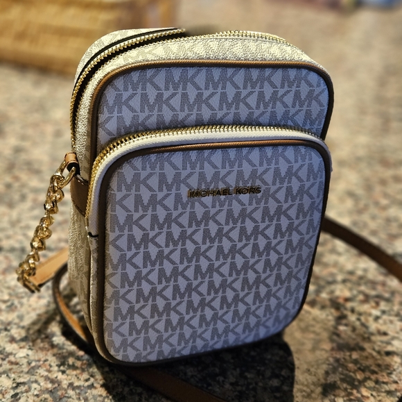 Michael Kors Crossbody Handbag - Picture 3 of 9